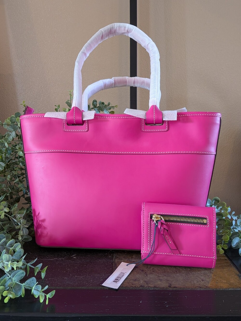 NWT! Dooney & Bourke Vachetta (Smooth Leather) Beacon Tote & Wallet in MAGENTA - Picture 2 of 16